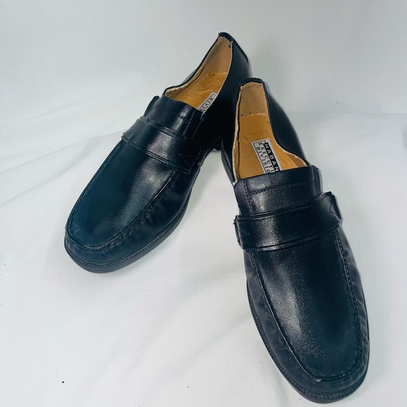 Men\'s Black Loafers